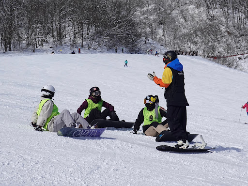 ダンススクール Jski Ski&Snowboard Academy