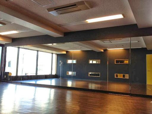 ダンススクール Yellow Black Dance Studio